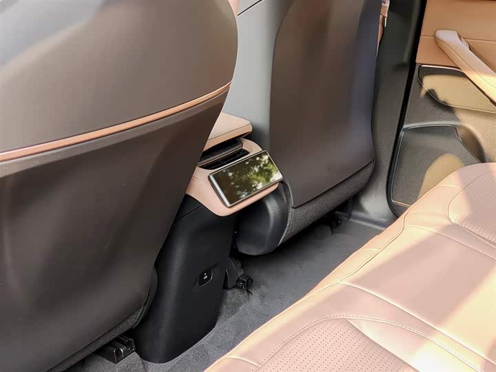 Фото 9 - Nio ES6