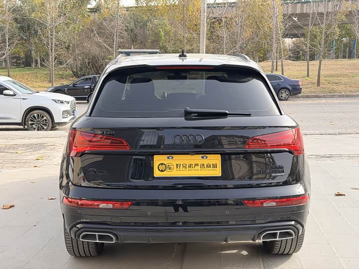 Фото 10 - Audi Q5L