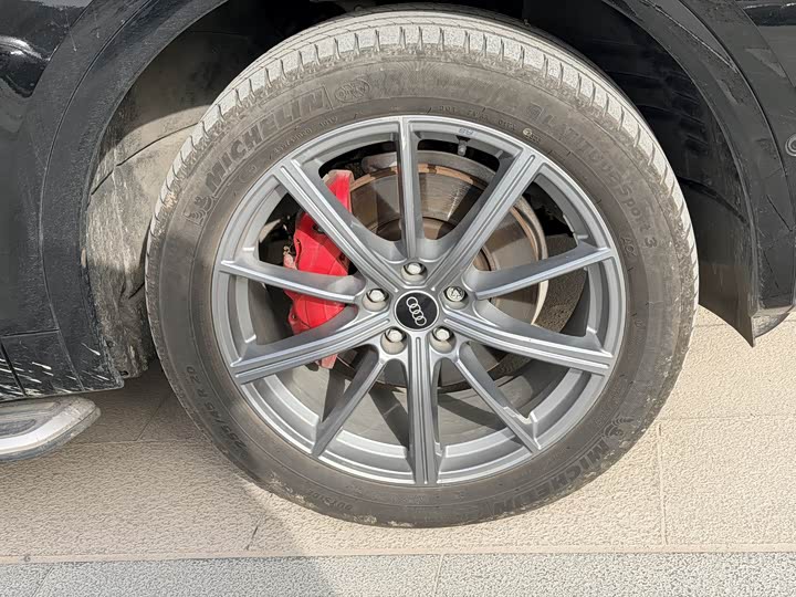 Фото 3 - Audi Q5L