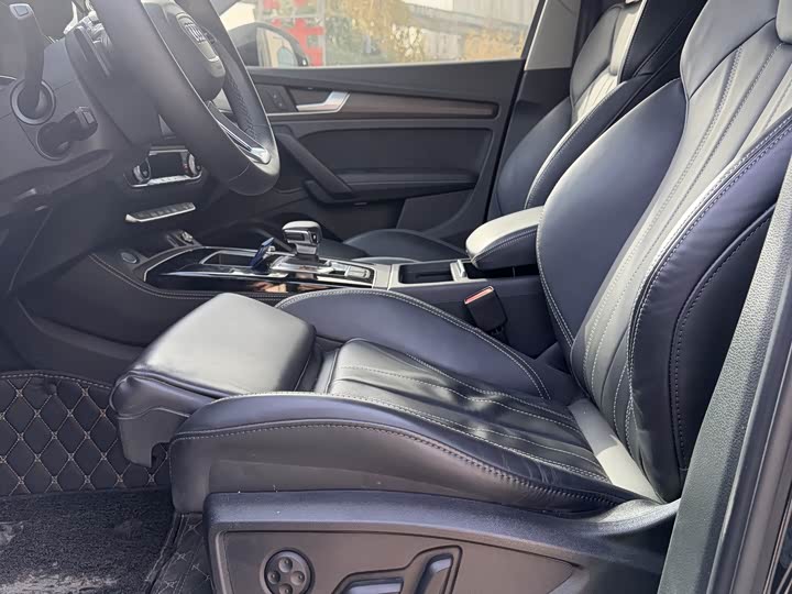 Фото 4 - Audi Q5L