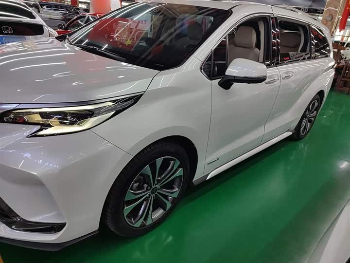 Фото 5 - Toyota Granvia