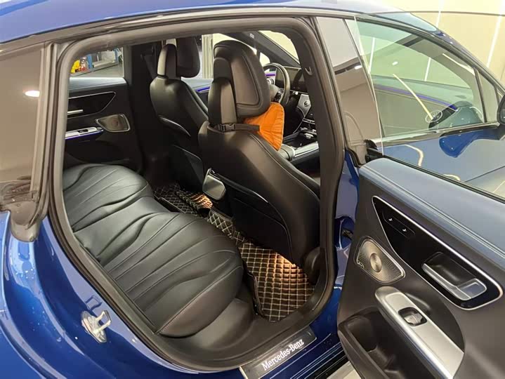 Фото 12 - Mercedes-Benz EQE