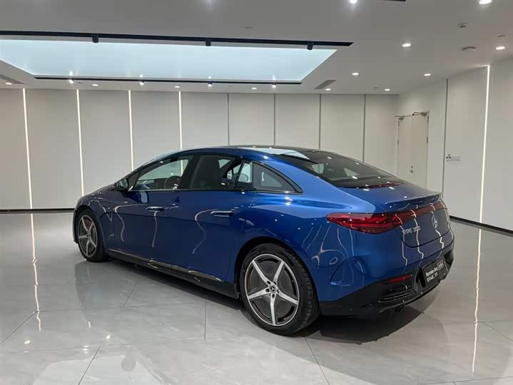 Фото 5 - Mercedes-Benz EQE