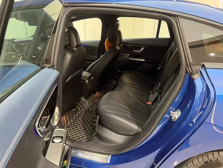 Фото 9 - Mercedes-Benz EQE