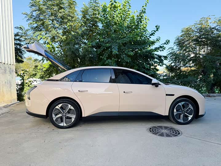 Фото 4 - XPeng Mona M03