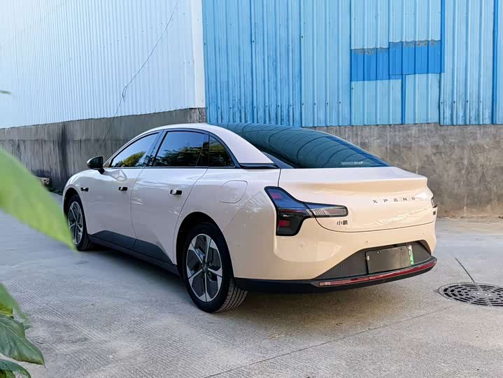 Фото 7 - XPeng Mona M03