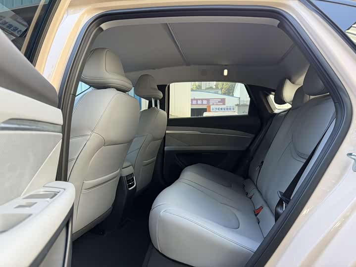 Фото 9 - XPeng Mona M03