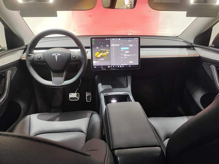 Фото 10 - Tesla Model Y