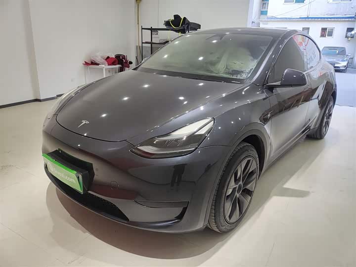 Фото 2 - Tesla Model Y