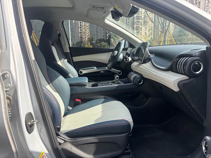 Фото 10 - BYD Yuan Plus