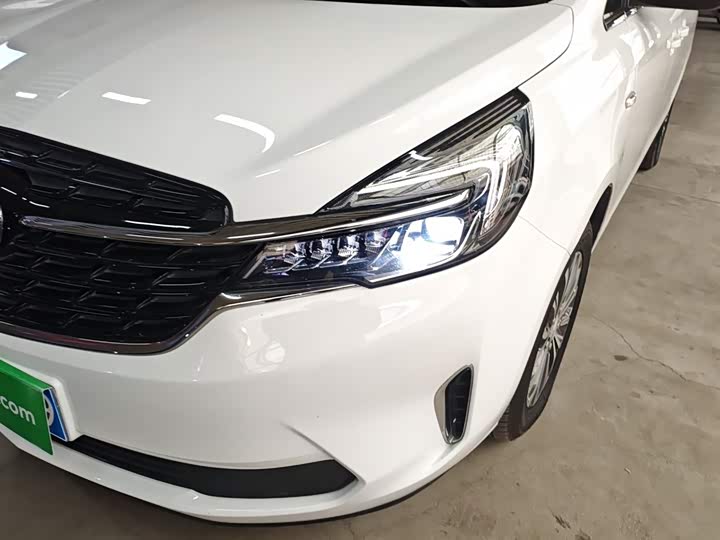 Фото 24 - Buick GL8 ES