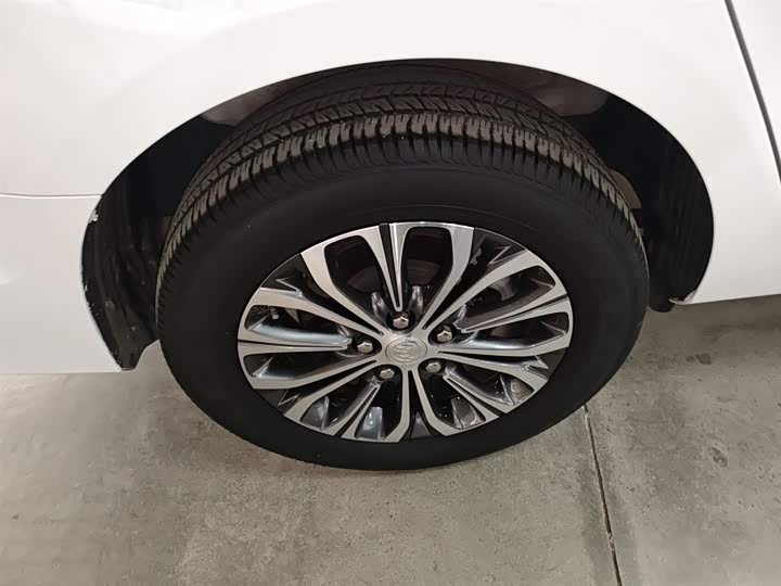 Фото 26 - Buick GL8 ES