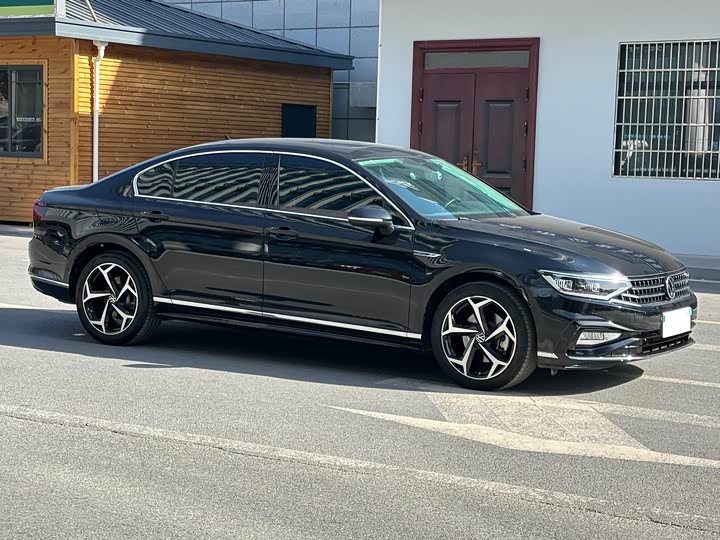 Фото 3 - Volkswagen Magotan