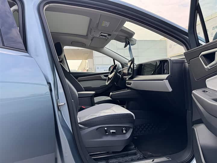 Фото 7 - Volkswagen Talagon