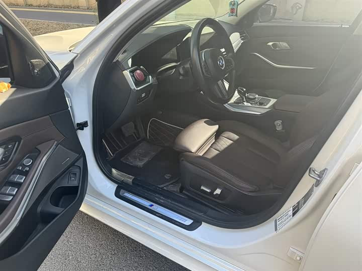 Фото 2 - BMW 3 Series