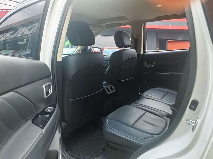 Фото 5 - Mitsubishi Outlander