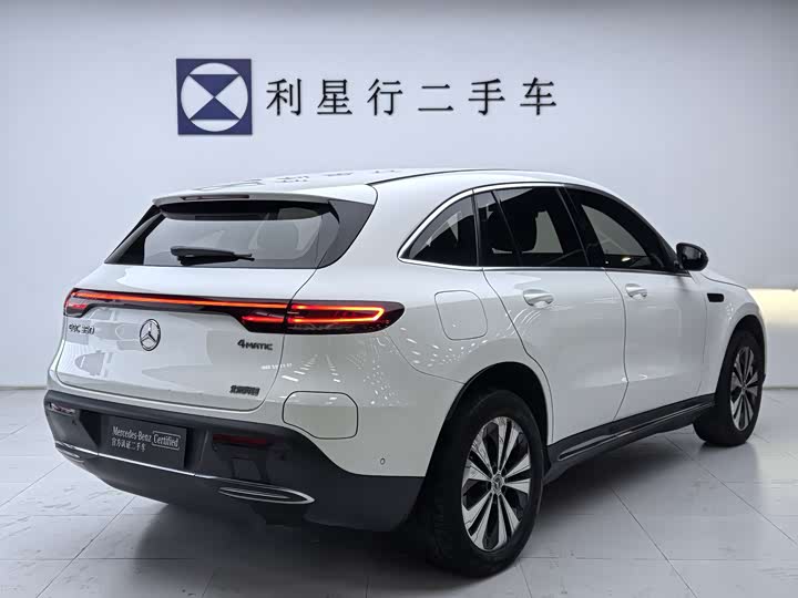 Фото 4 - Mercedes-Benz EQC