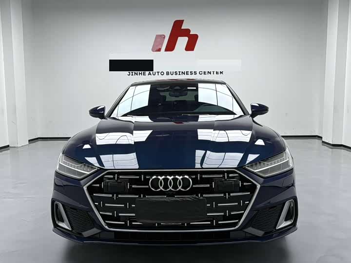 Фото 2 - Audi A7L