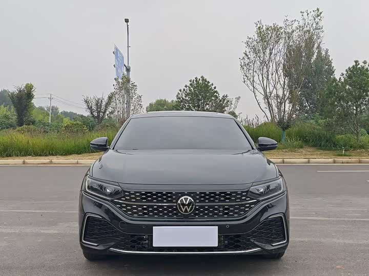 Фото 2 - Volkswagen Passat