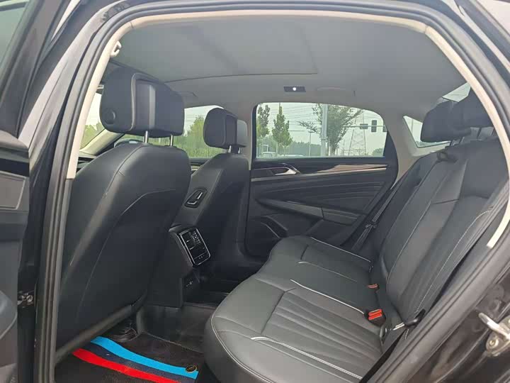 Фото 6 - Volkswagen Passat