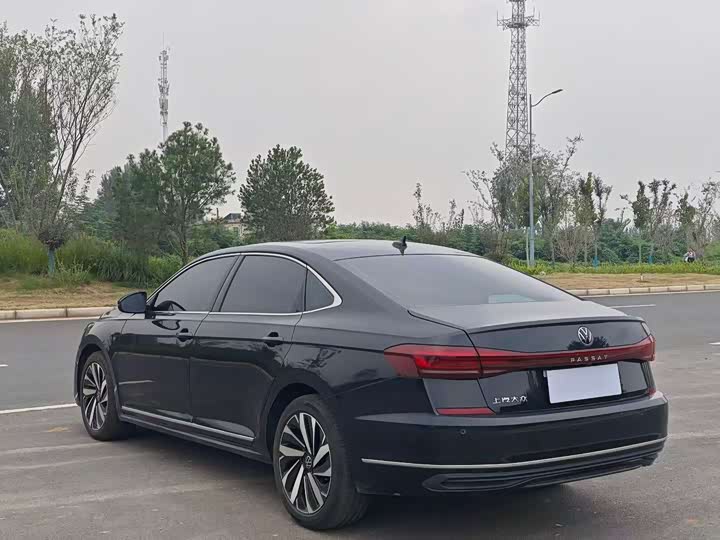 Фото 7 - Volkswagen Passat