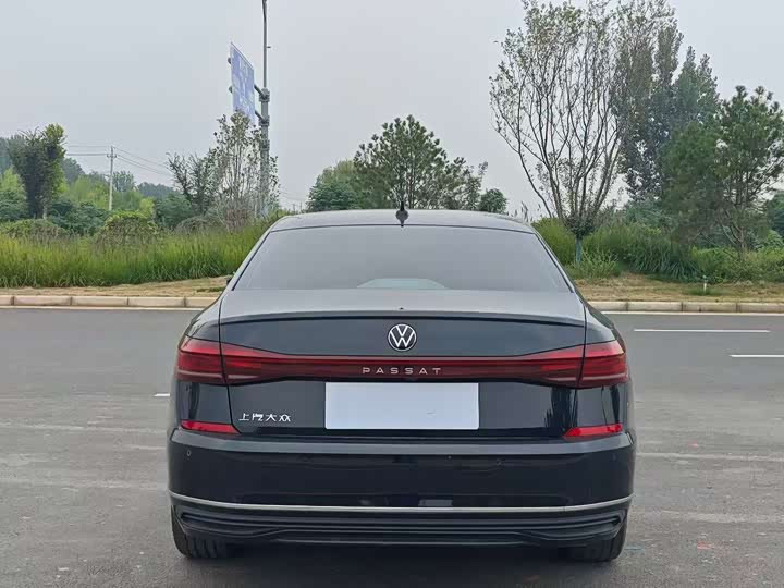 Фото 8 - Volkswagen Passat