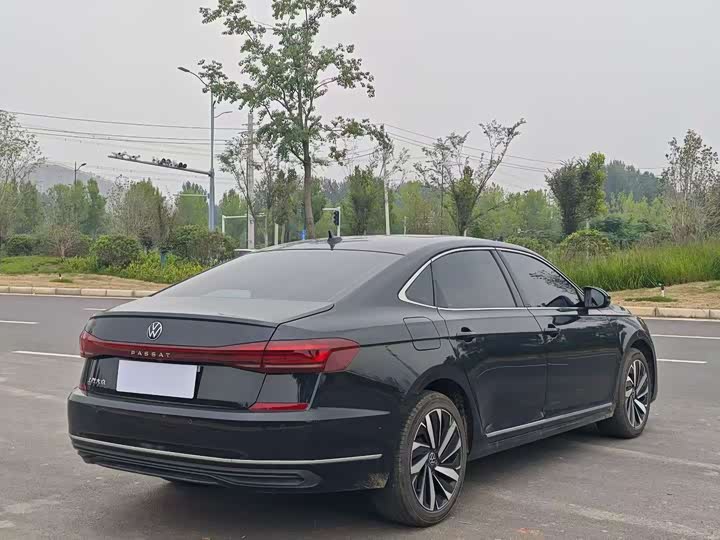 Фото 9 - Volkswagen Passat