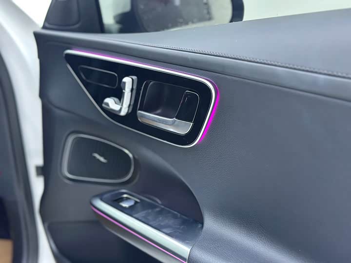 Фото 14 - Mercedes-Benz C-Class