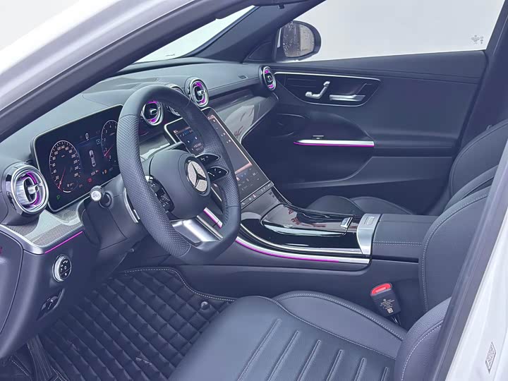 Фото 18 - Mercedes-Benz C-Class