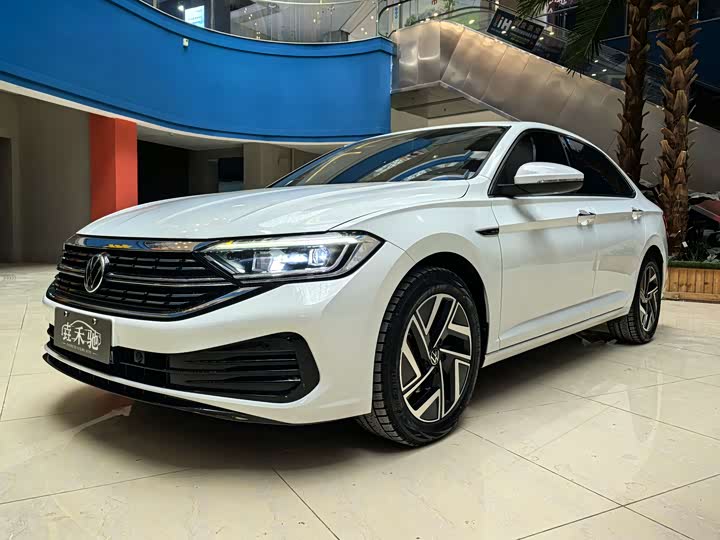 Фото 1 - Volkswagen Sagitar L