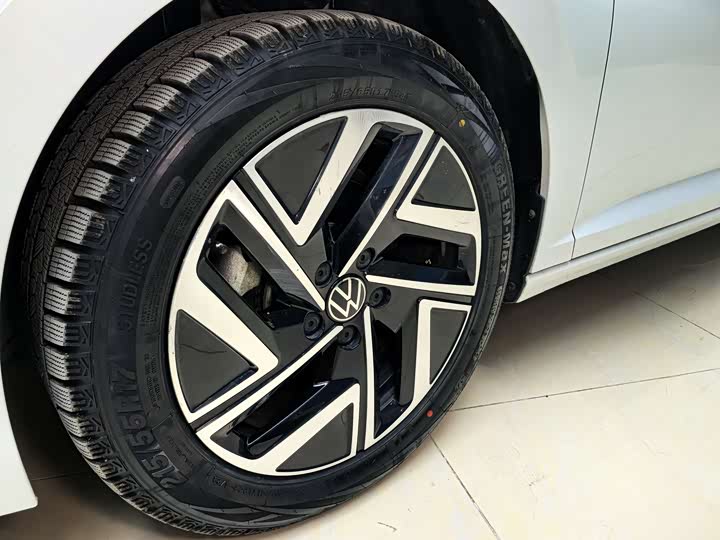 Фото 11 - Volkswagen Sagitar L