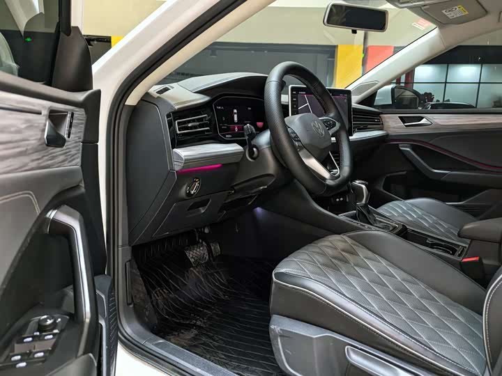 Фото 4 - Volkswagen Sagitar L