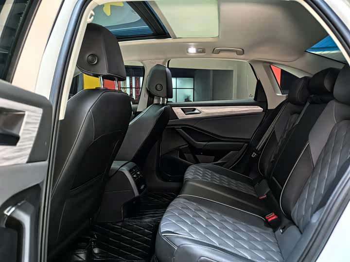 Фото 6 - Volkswagen Sagitar L