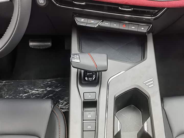 Фото 13 - Changan X5 Plus