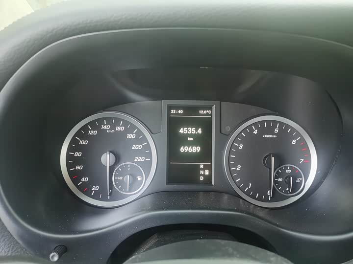 Фото 9 - Mercedes-Benz Vito