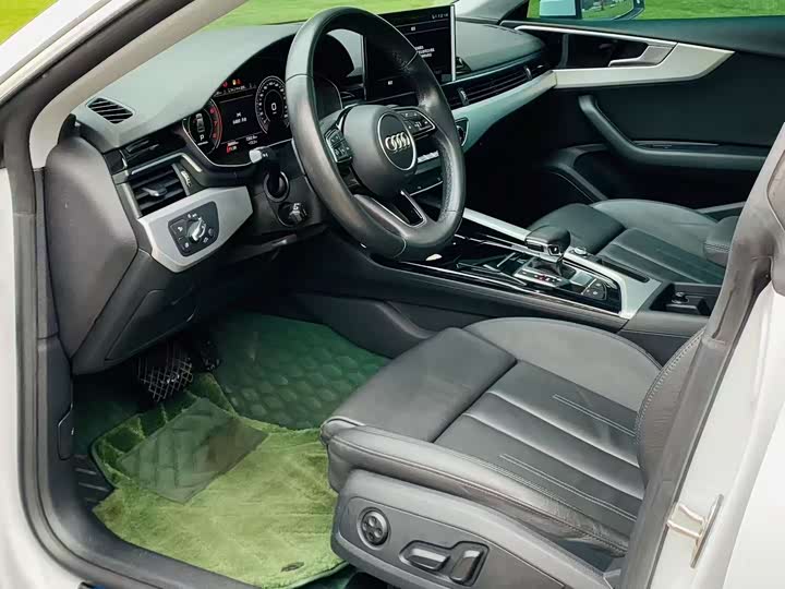 Фото 23 - Audi A5