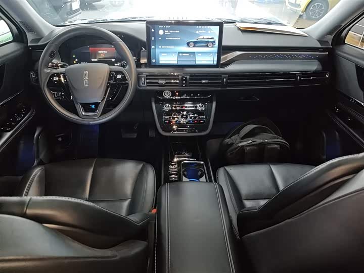 Фото 10 - Lincoln Corsair