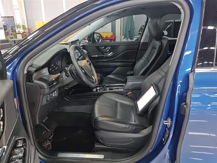 Фото 16 - Lincoln Corsair