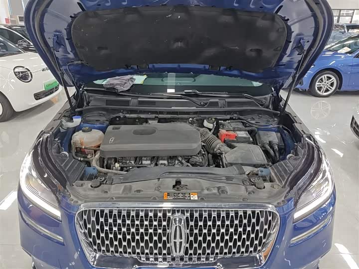 Фото 20 - Lincoln Corsair