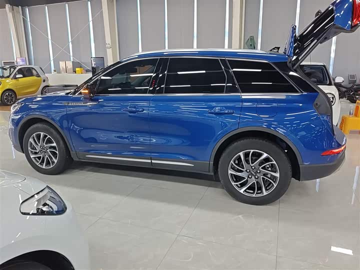 Фото 5 - Lincoln Corsair