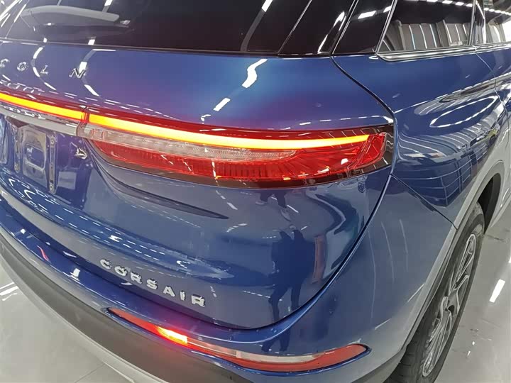 Фото 8 - Lincoln Corsair