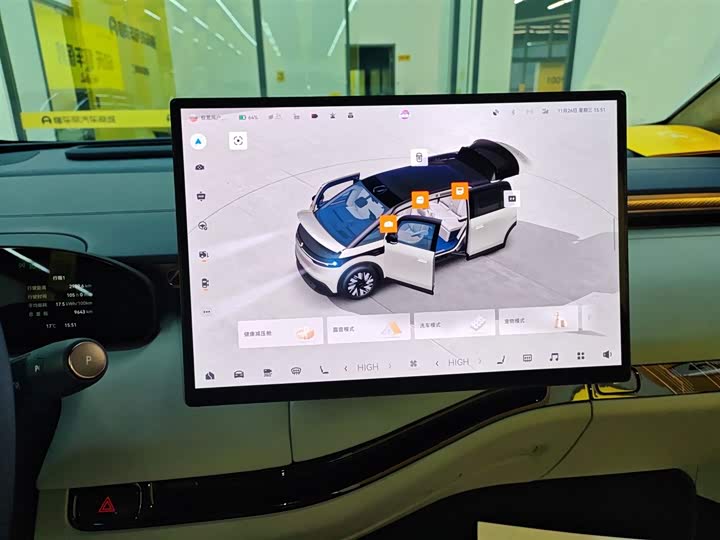 Фото 13 - Zeekr Mix