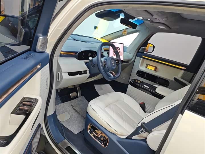 Фото 16 - Zeekr Mix