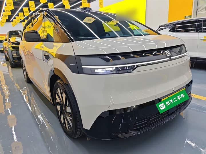 Фото 4 - Zeekr Mix