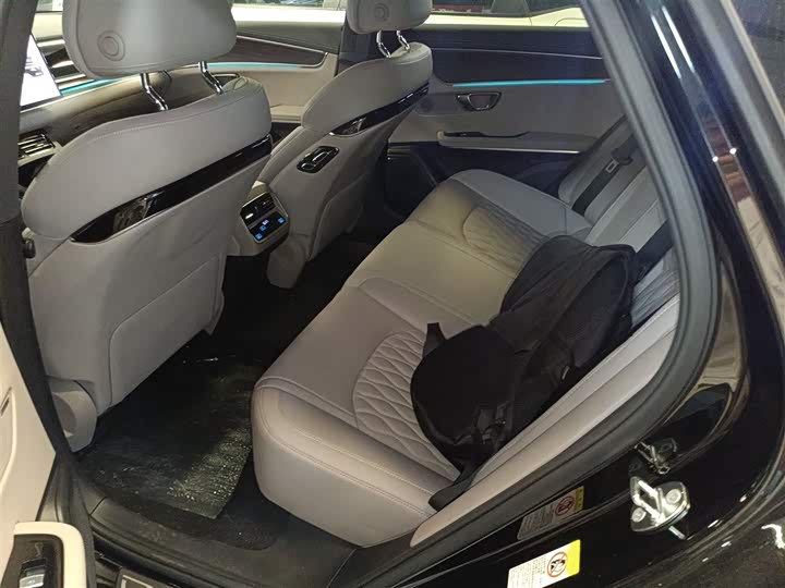 Фото 14 - BYD Han