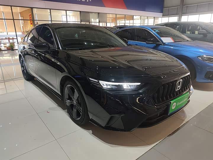 Фото 4 - Honda Inspire