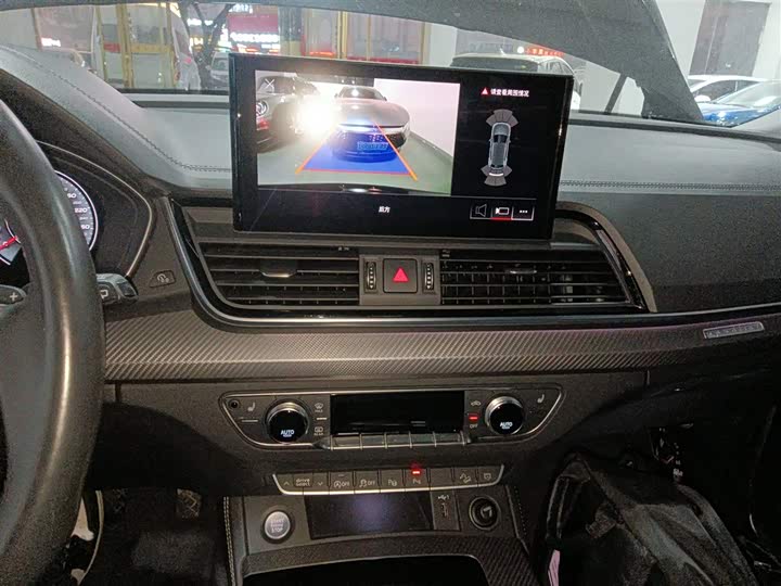 Фото 13 - Audi Q5L