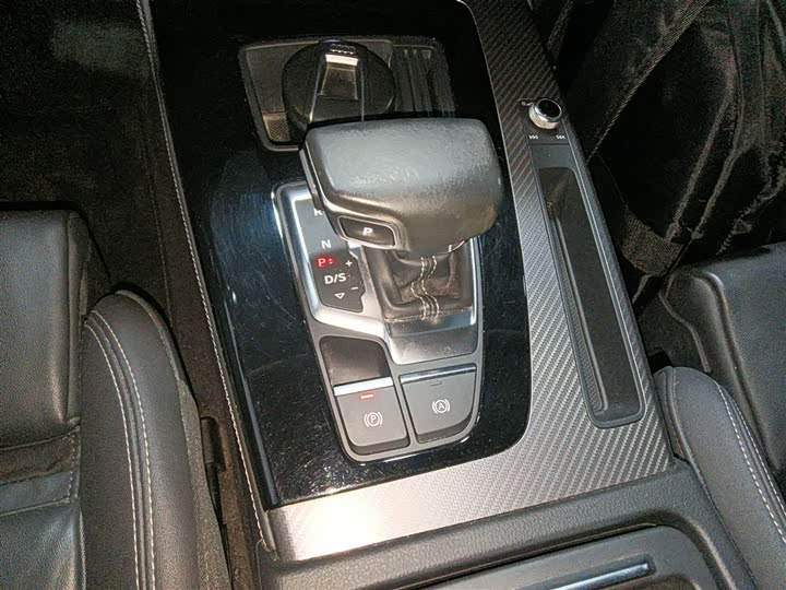 Фото 14 - Audi Q5L