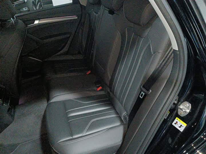 Фото 17 - Audi Q5L