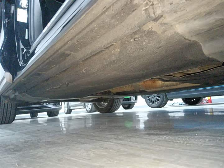 Фото 21 - Audi Q5L